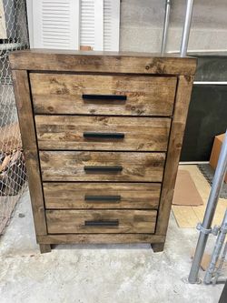 Woodmont 5-drawer Bedroom Chest Rustic Golden Brown