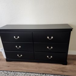 Dresser And Nightstand 