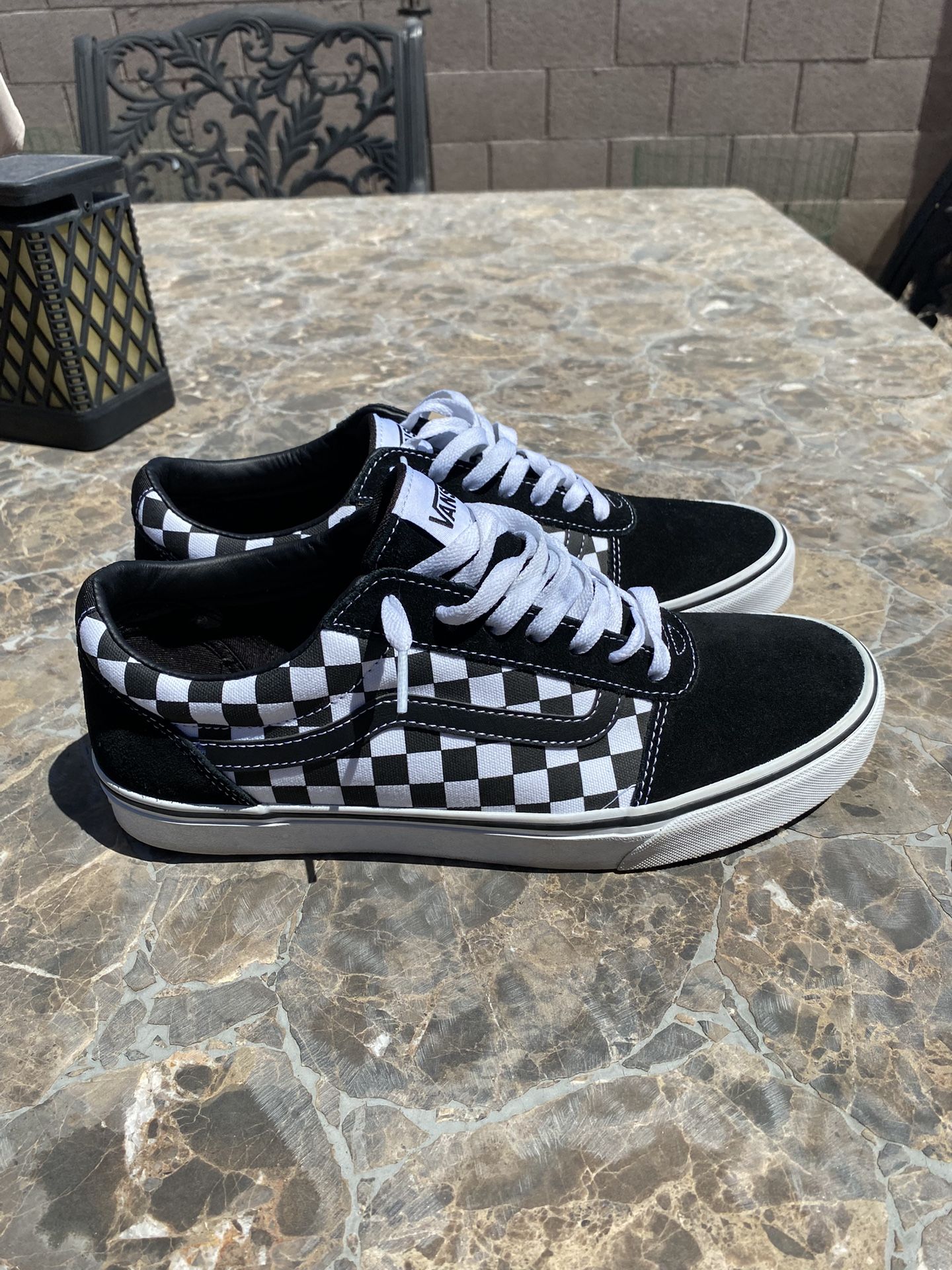 Vans Checkers Low Top