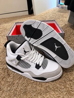 Jordan 4 “military black”