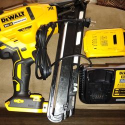 DeWalt 15 Ga Nail Gun Combo