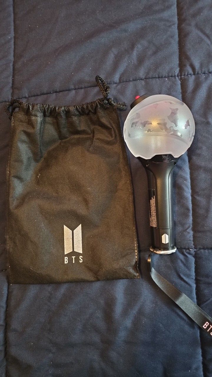 BTS Bomb Ver 3 /w Photocards