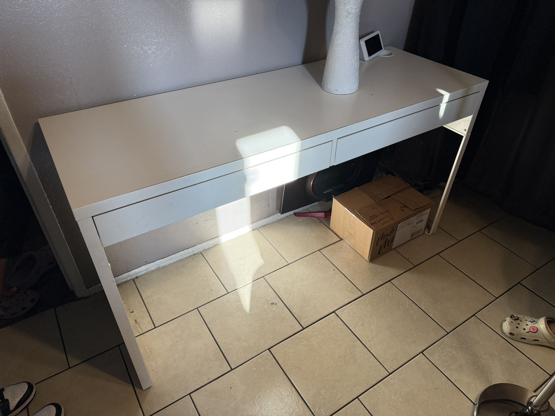 White Ikea desk