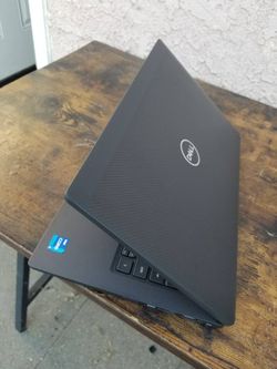 DeLL 14'.inch..  TouchScreen Laptop, Windows 11, 16 GB Ram, i7, 512 GB SSD, - $320