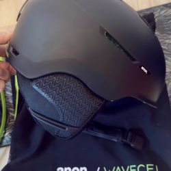 Like new ANON Logan WaveCel ski & snowboard helmet $275