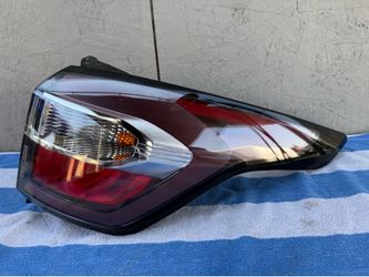 2017 2018 2019 FORD ESCAPE RH PASSENGER TAIL LIGHT OEM