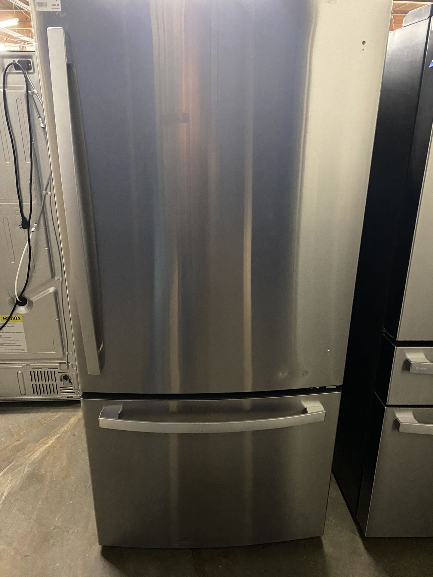 GE GDE25EYKFS 33 Inch Bottom Freezer Refrigerator