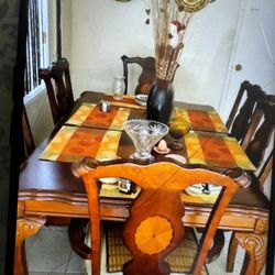 Dinning table with 6 Chairs