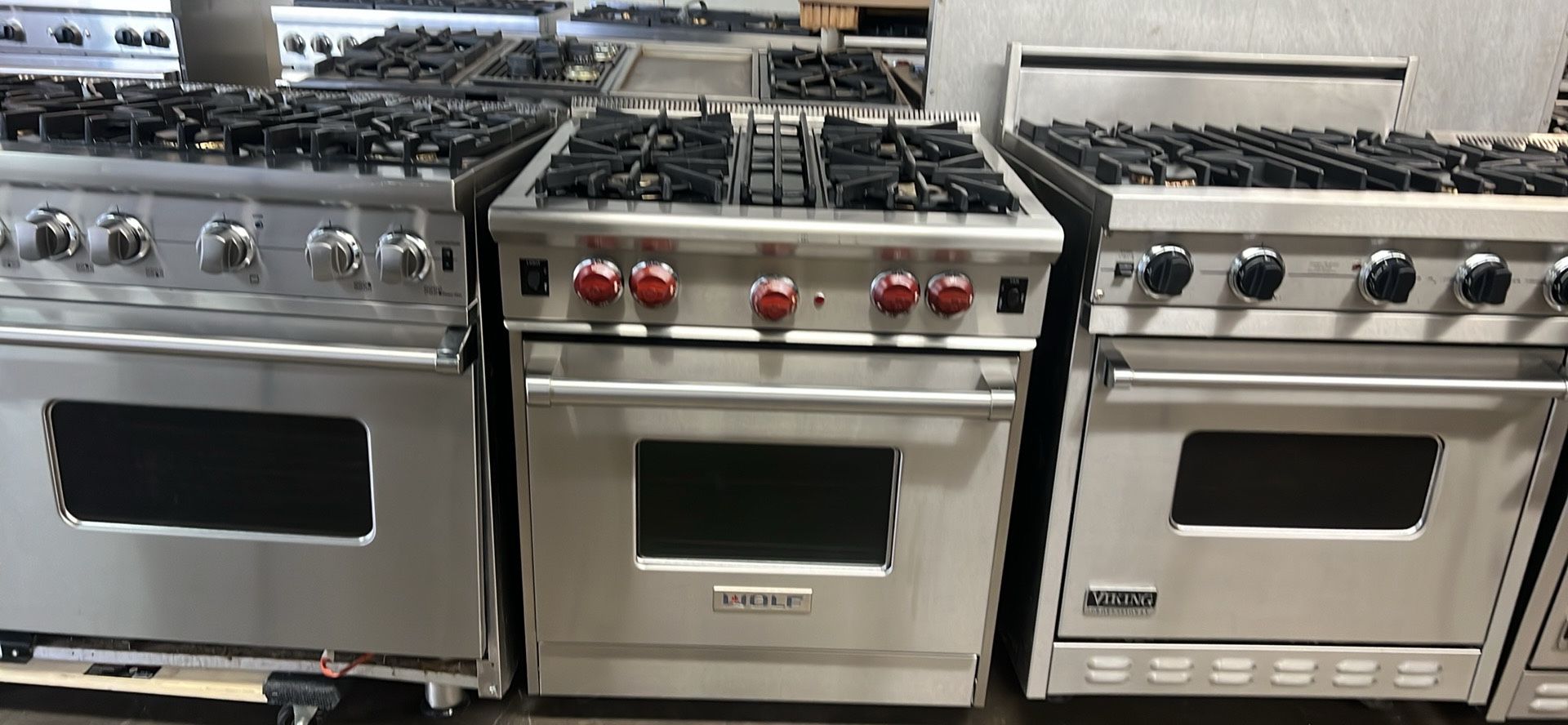 Wolf 30”Wide All Gas Range Stove In Stainless Steel 4Burners