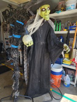 Animatronic TaLking Eyes Lit MOVING head Mouth Witch