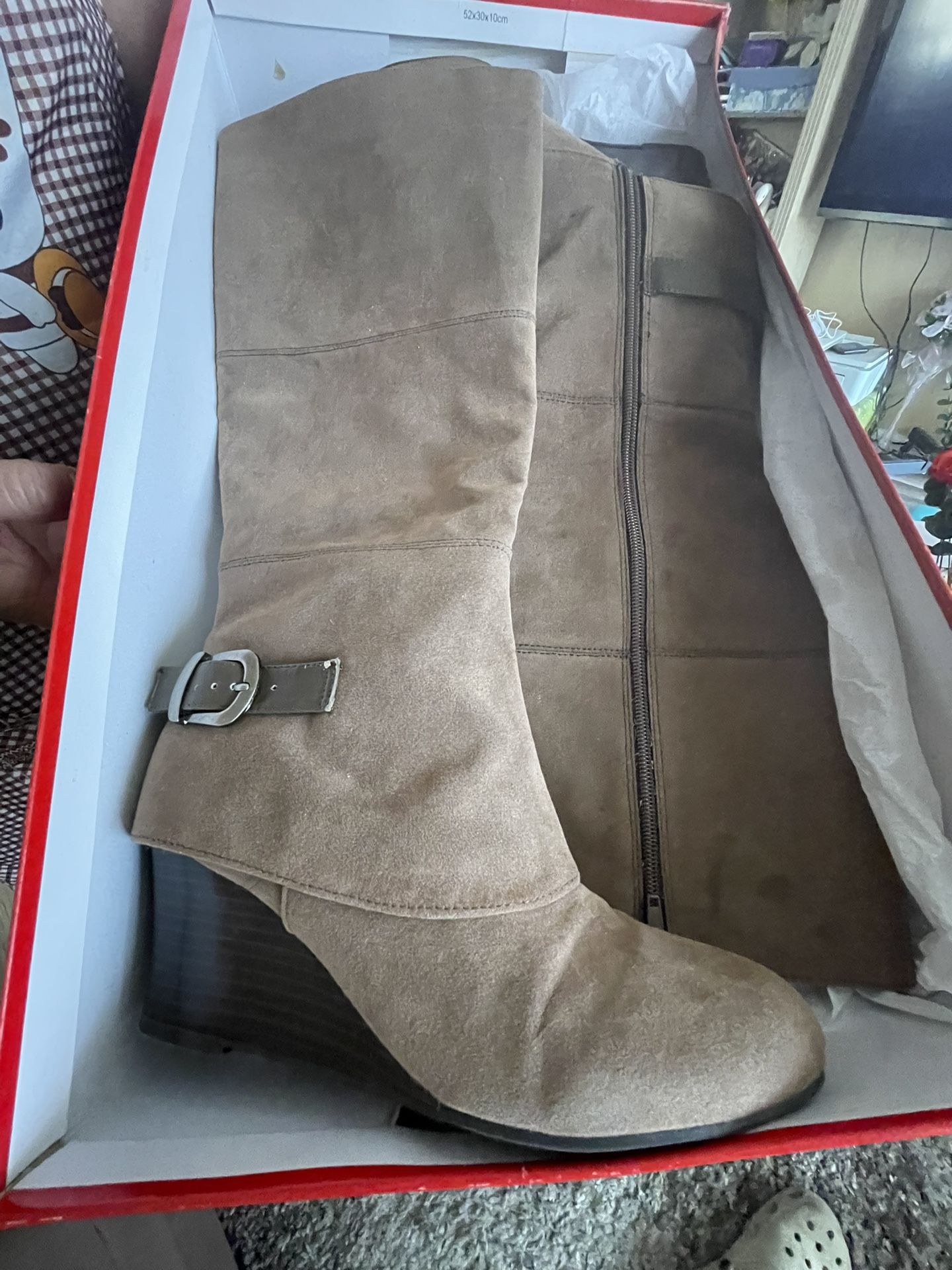 High Boots Women Size 8 1/2