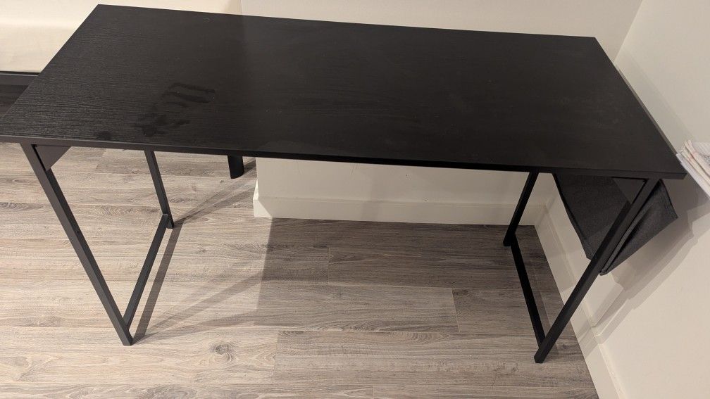 Desk - Brand New - 20$