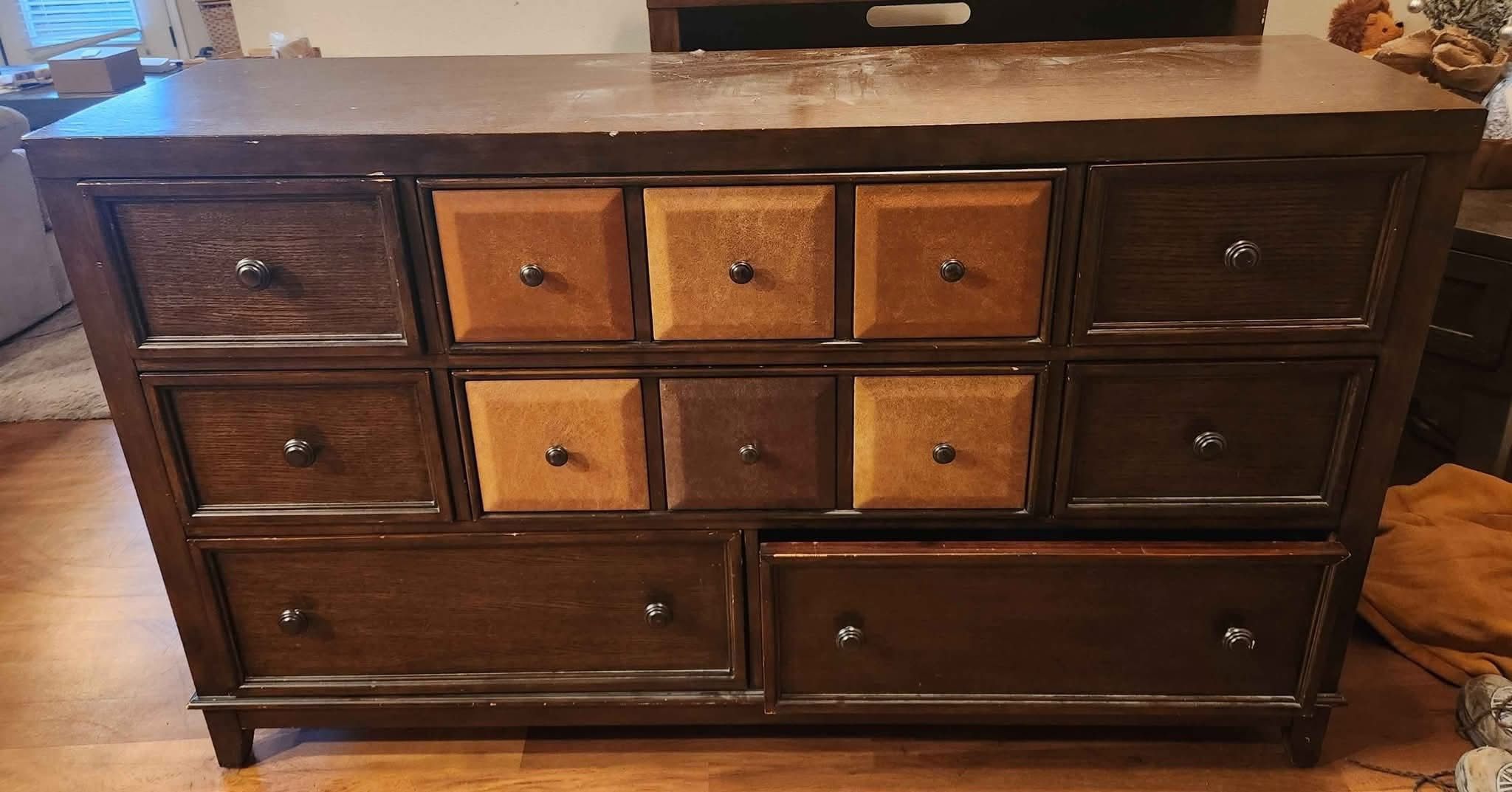 Dresser, Mirror And Bed frame Set MOVING NEED GONE ASAP