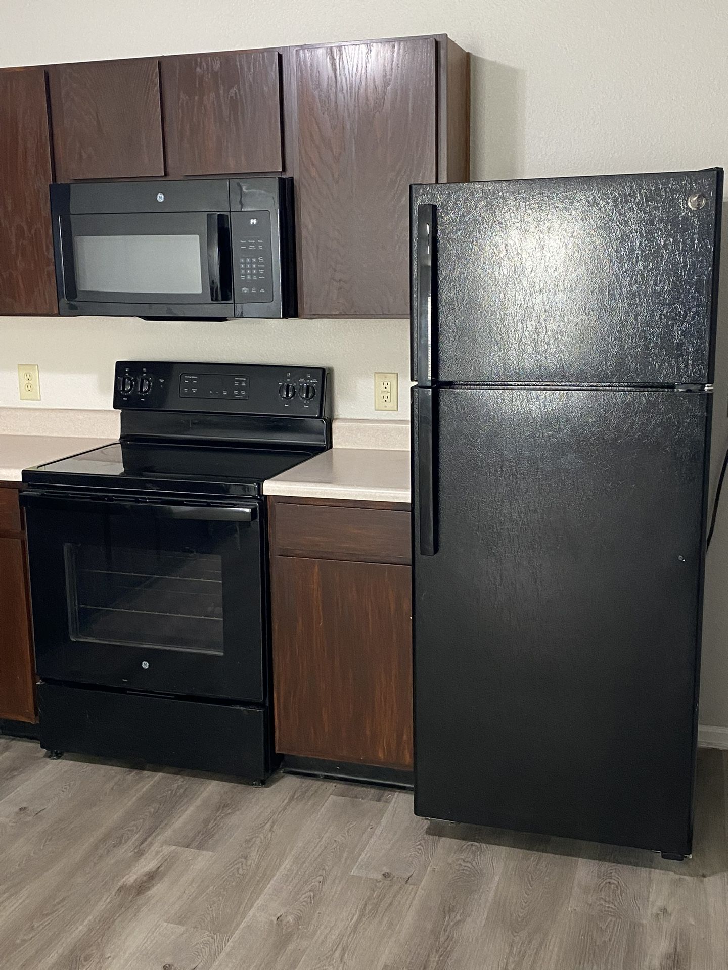 Refrigerator, Electric Stove, Microwave And Dishwasher