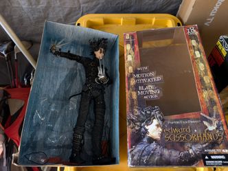 RARE -2002 McFarlane Movie Maniacs Edward Scissorhands 18" Action Figure