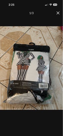 Women's Beetlejuice costume size Medium//Large