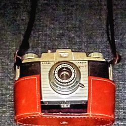 Great vintage 1950's Kodak pony 135 film camera