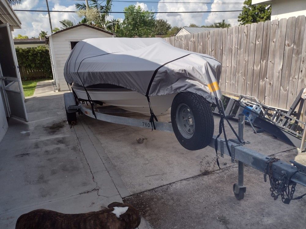 Bayliner 17 Boat And Trailer