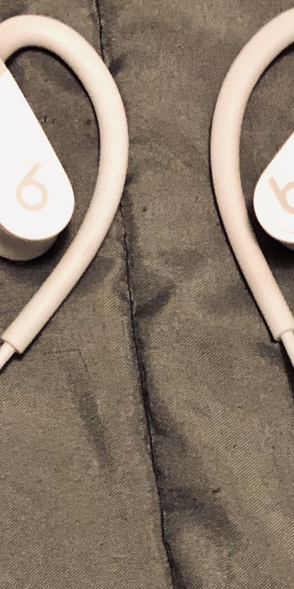 Apple Beats Powerbeats High-performance