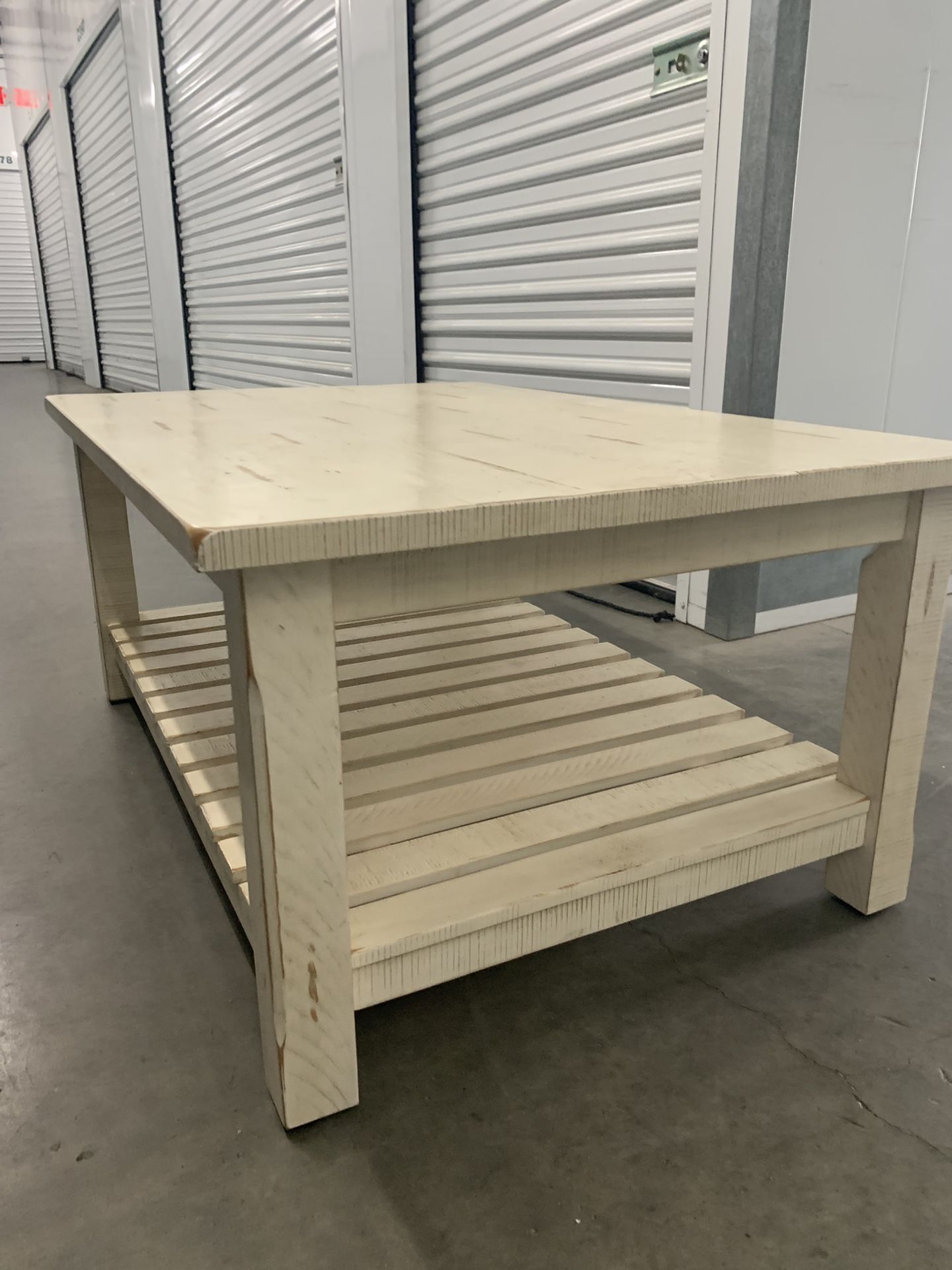 ANTIQUE WHITE COFFEE TABLE