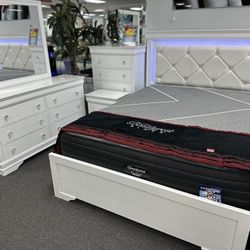 Beautiful Modern 5 PC Bedroom Furniture Set NOW 70% OFF (Limited-Time Sale)! Starting At $749