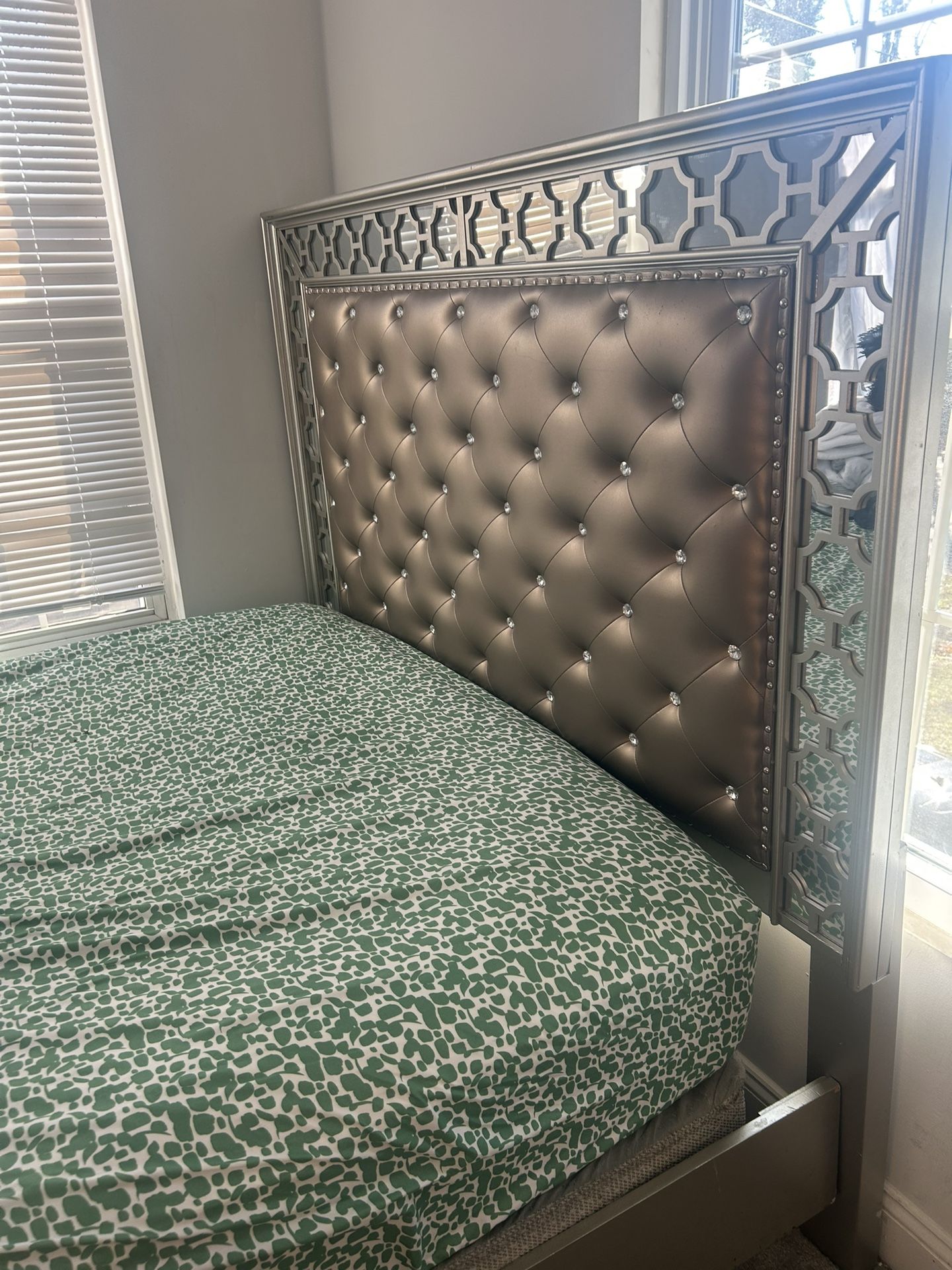 Queen Bed Frame And Mirror