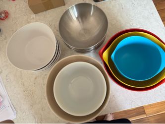Serving/mixing  bowls