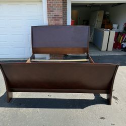 Sleigh Bed - King Size