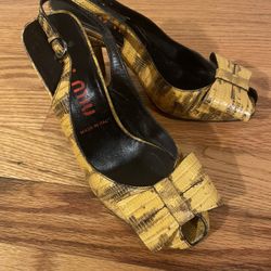 Pre-owned Miu Miu Peep-Toe High Heels with Yellow Bow Size 36