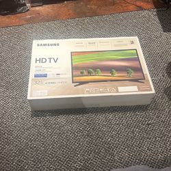 Samsung 32” Smart TV