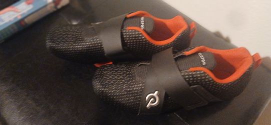 Peloton Altos Cycling Shoes for Bike Strap Single Hook Black Size- 6M 8W