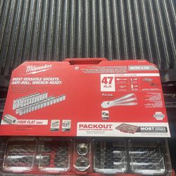 Milwaukee 1/2 in. Drive SAE/Metric Ratchet and Socket Mechanics Tool Set with PACKOUT Case (47-Piece)
