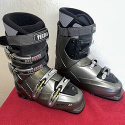TECNICA SKI BOOTS M8.5 W9.5 CHECK OUT MY PROFILE FOR MORE GREAT ITEMS