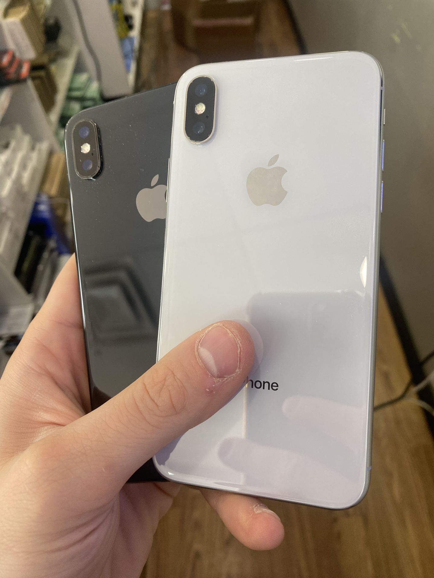 Unlocked iPhone X 64GB - All Colors