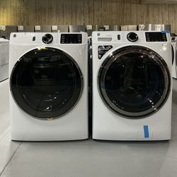 GE Steam Cycle 5.0 cu. ft. Front-Load Washer 7.8 cu. ft. Vented Gas Dryer