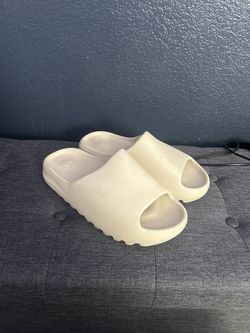 yeezy slides