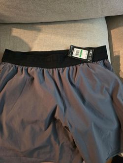 Men's Under armour shorts  size Large