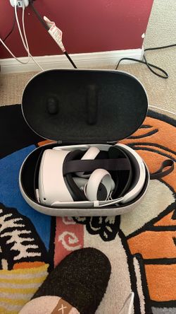 Oculus Quest 2 256GB, With Elite Strap Battery Pack And Carrying Case