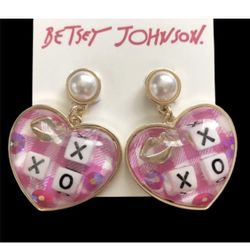 Betsey Johnson Cute 🥰 Xoxo Heart Earrings 