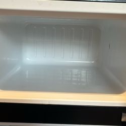 Use Hazier Small Freezer 