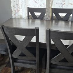 6 Months Old Ashley Table With 6 chairs