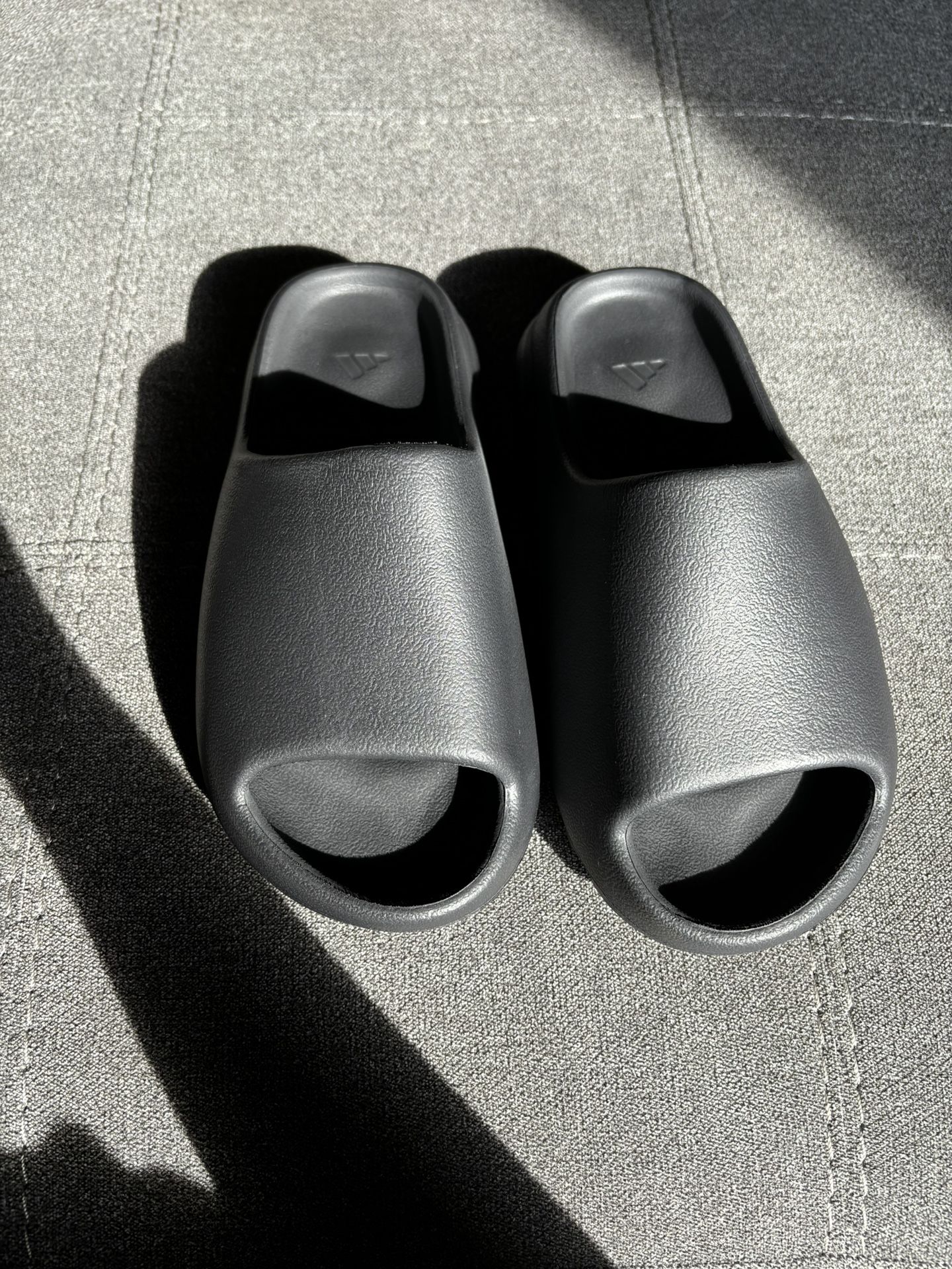 Yezzy Slides