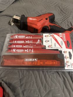 Milwaukee M18 18V Lithium-Ion Cordless HACKZALL Reciprocating Saw 