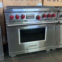 Wolf 36”wide Dual Fuel Range Stove In Stainless Steel With 6 Burners 