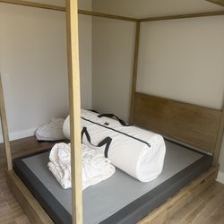 Queen size bed and frame (SUPER CLEAN)