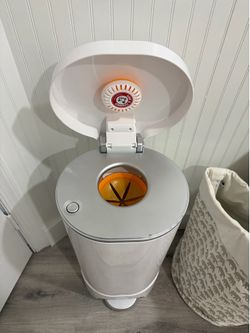 Munchkin Step Diaper Pail (2 available)