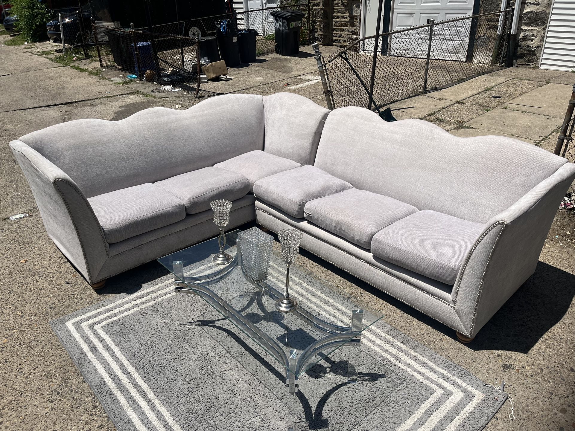 Aria Designs 6 Piece Sectional over 80% off of original price ($3000+)**free delivery included**