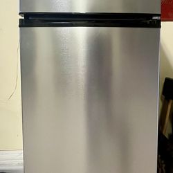 Refrigerator- Garage 