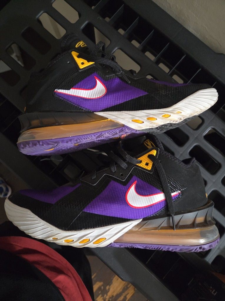 Nike LeBron 18