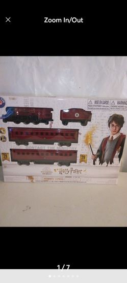 HARRY POTTER WIZARDING WORLD HOGWART'S EXPRESS LIONEL TRAIN **NEW** 28 PIECES
